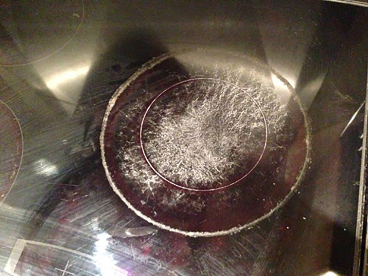 Nguyên nhân và cách khắc phục khi bếp từ bị nứt mặt kính